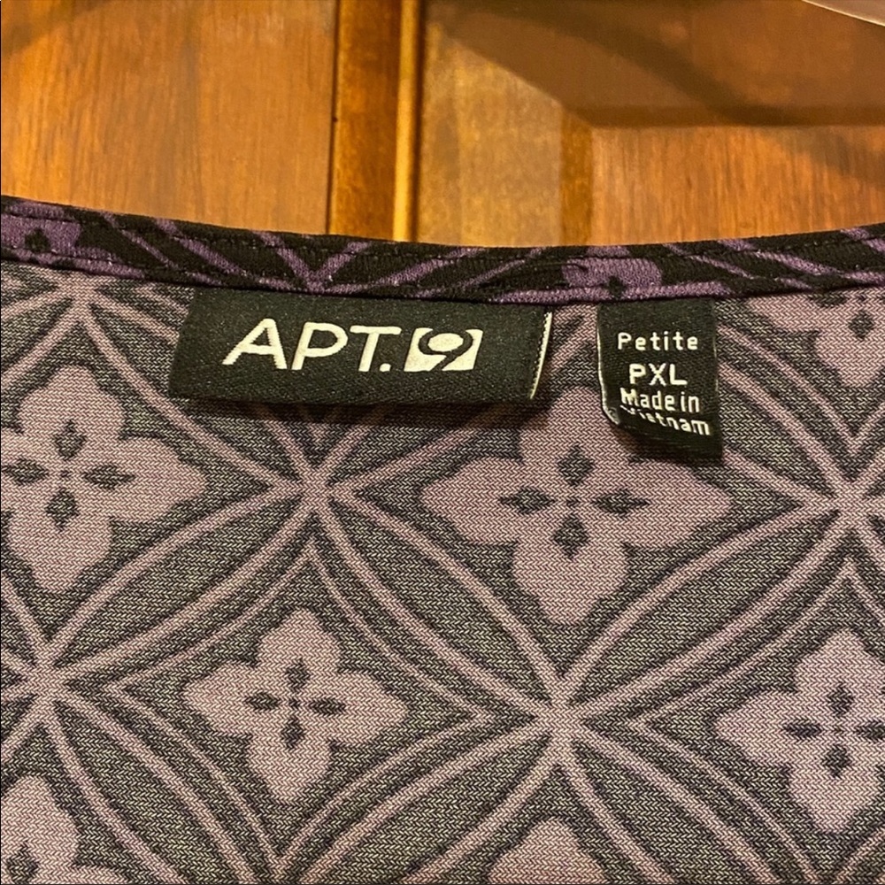 APT 9 TOP - Picture 2 of 4
